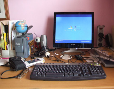 A computer from 2007 running Windows XP.